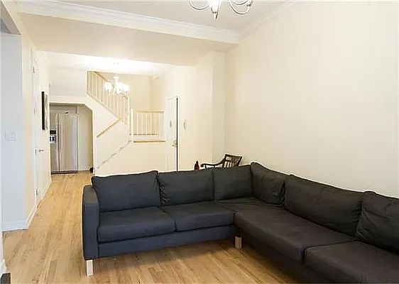 3rd image of 162 W 54th St APT 3F