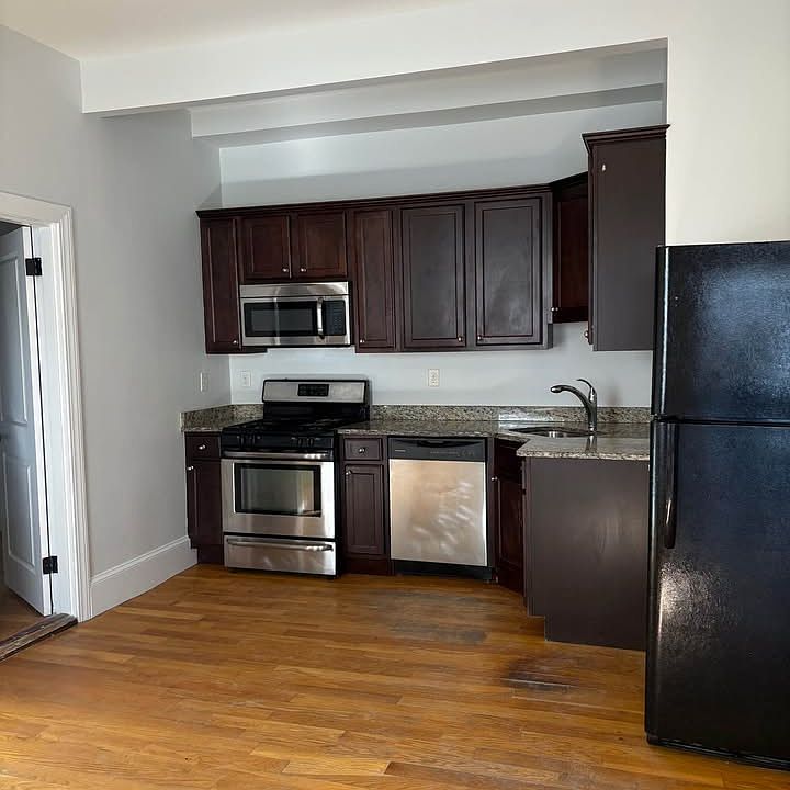 1st image of 31 Hartford St #1