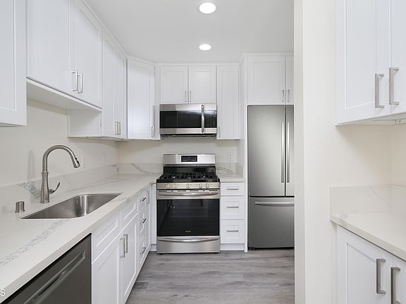 4th image of 10455 Newhome Ave Unit 3