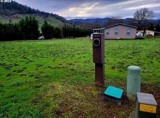 240 Mathews Dr #22, Myrtle Creek, OR 97457