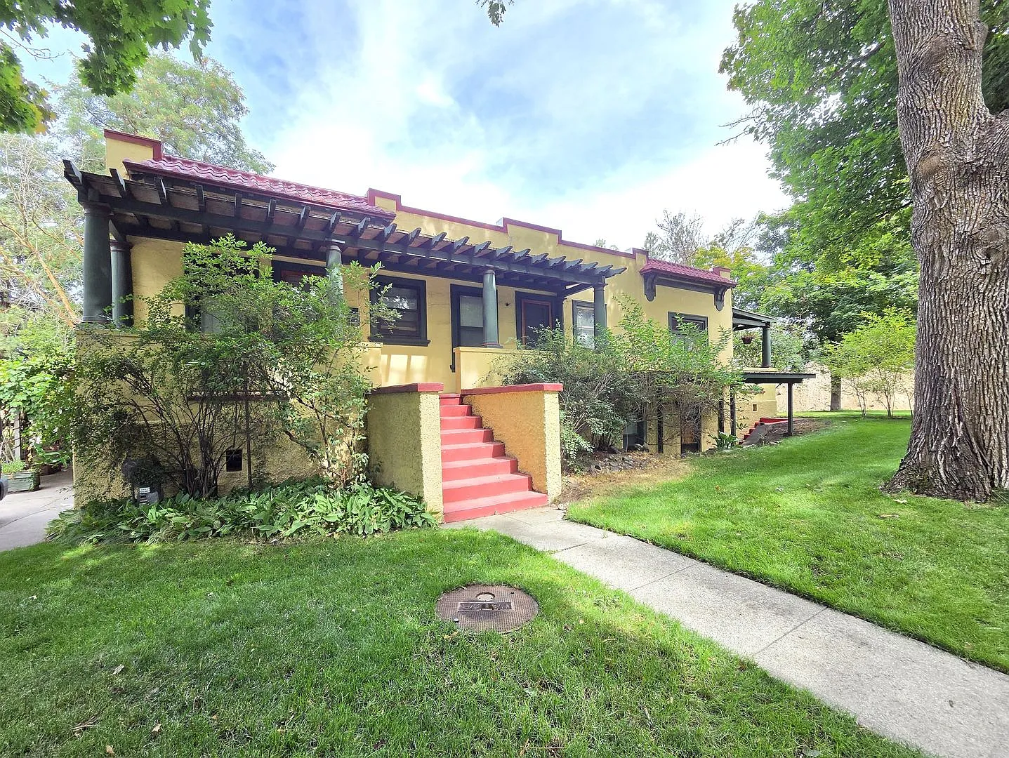626 S Cedar St — Photo 1