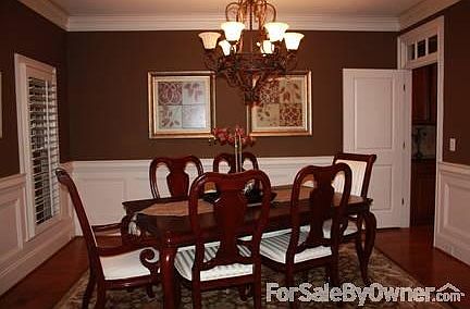 Kitchen with Walk-in Pantry