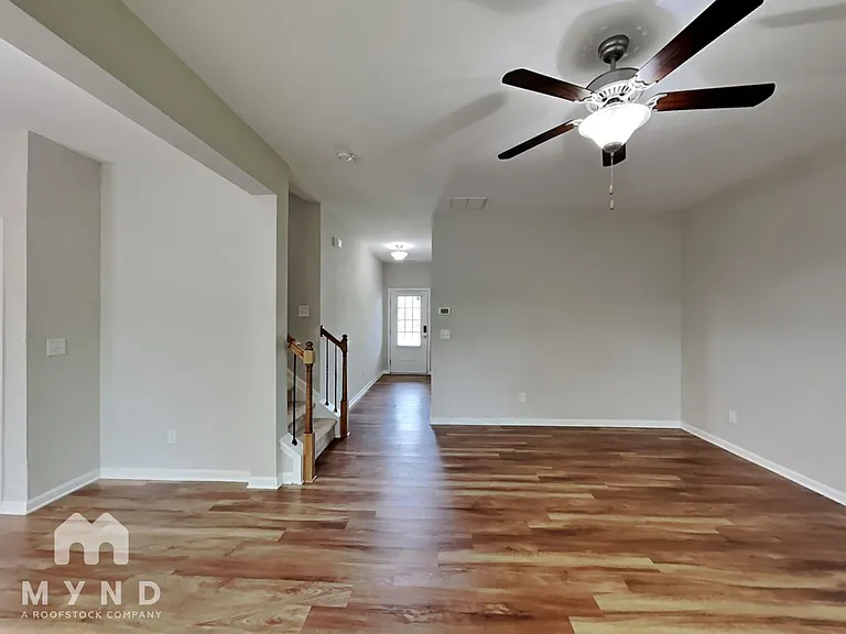 541 Lanier Ct — Photo 6