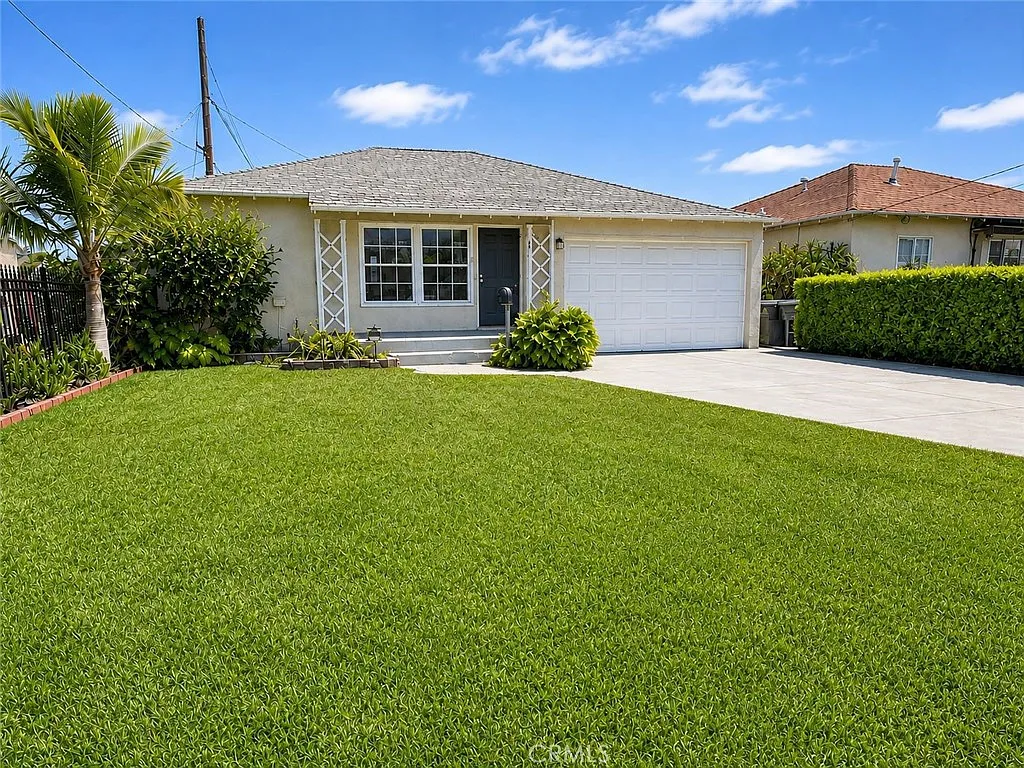 3 bed, 1196 sqft, $5,000 — Photo 1