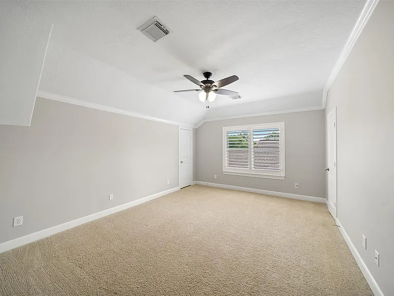 390 Wedgewood Dr — Photo 33