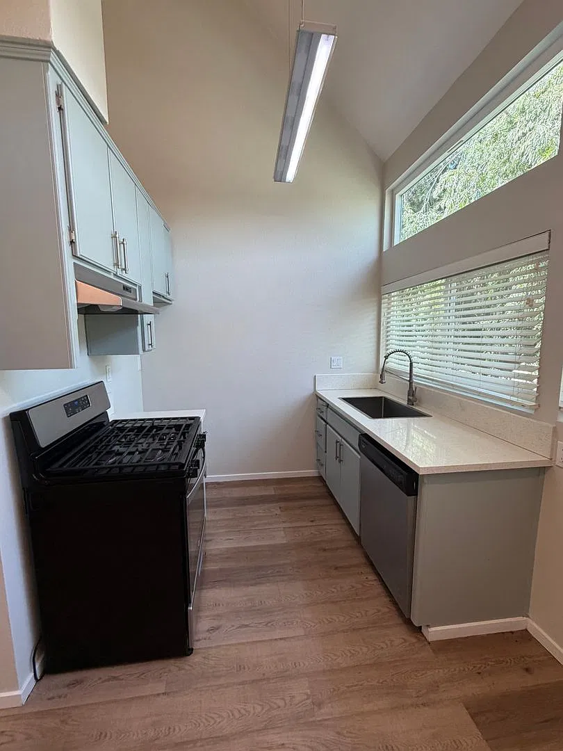 430-440 Linden Drive, Oxnard, CA 93030 — Photo 1