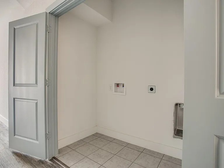 3216 Forest Park Blvd — Photo 18