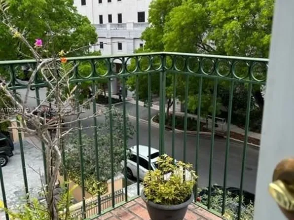 323 Navarre Ave APT 303, Coral Gables, FL 33134