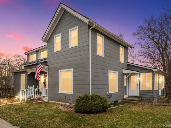 36 E Jackson St, Lake Orion, MI 48362