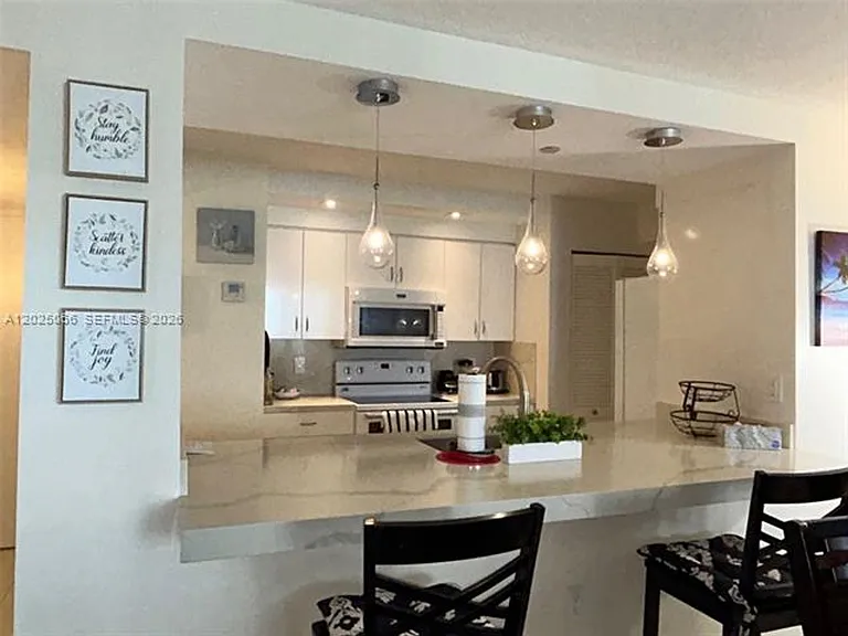 6917 Collins Ave #807 — Photo 8