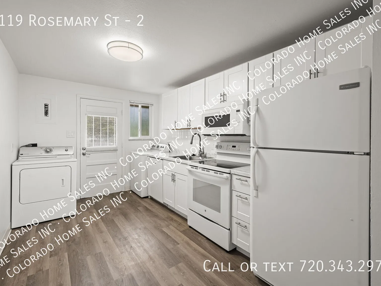 Lovely, spacious and renovated 2 bed, 1 bath in small building — Photo 3