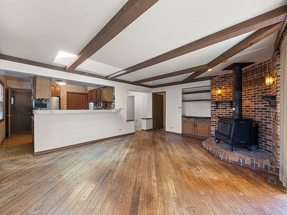 5th image of 637 Oriole Ave