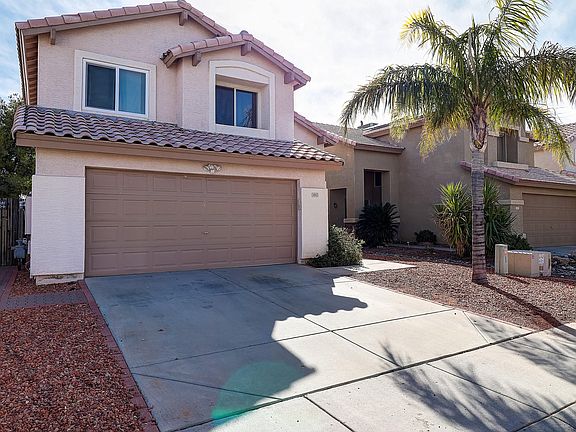 3rd image of 4043 E Meadow Dr