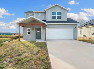 243 Miles Ave, Gentry, AR 72734