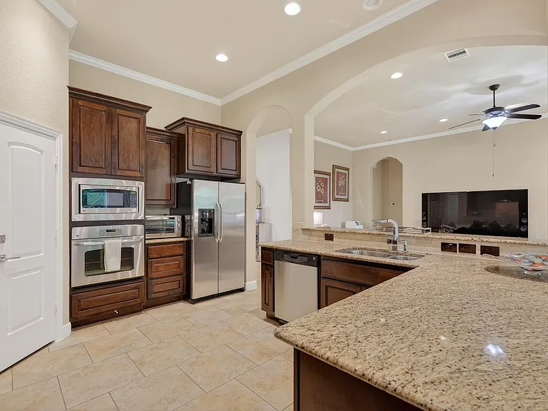 55 S Victoriana Cir — Photo 18