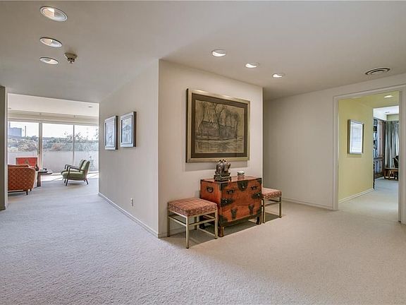 3rd image of 3601 Turtle Creek Blvd APT 304