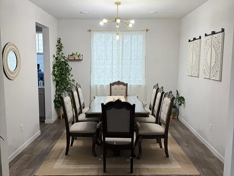 1212 Loraine Cir S — Photo 4