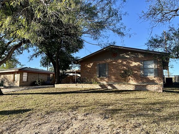 2nd image of 2301 N Parkwood Dr