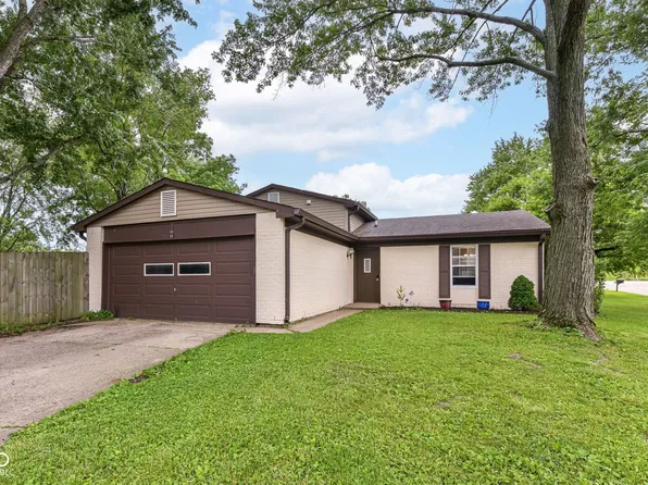 3983 Pineview Ln, Greenwood, IN 46142