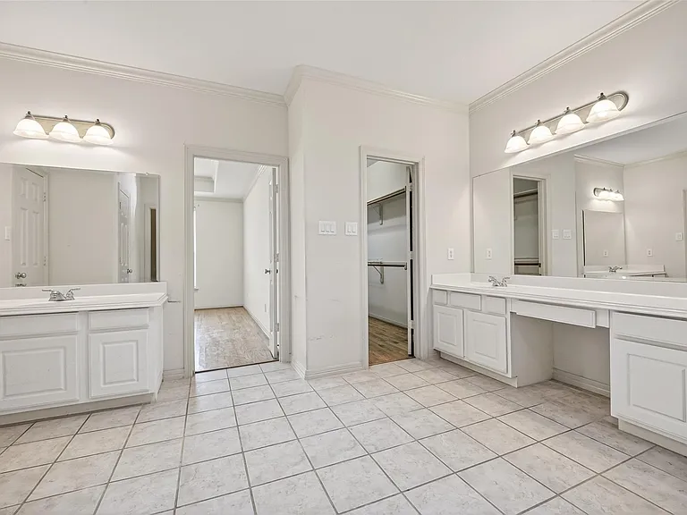 10134 Holly Chase Dr — Photo 30