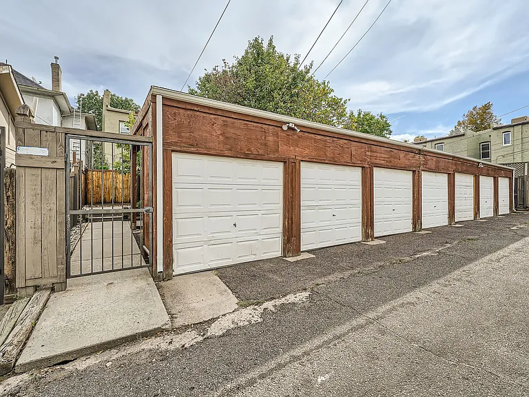 823 E 22nd Ave — Photo 24