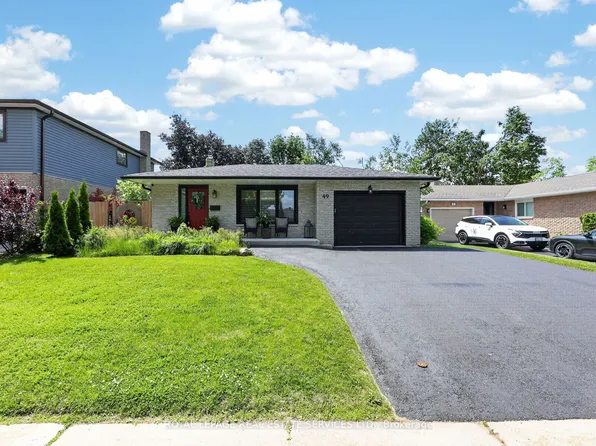 49 Belcourt Ave, Barrie, ON L4M 4E5