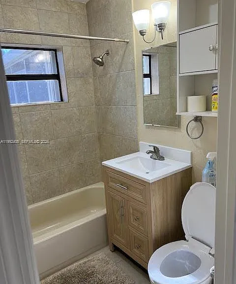 2820 SW 65th Ave — Photo 6