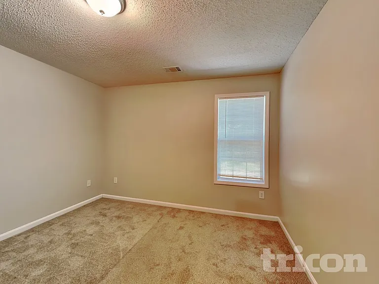 114 W Wright St — Photo 11