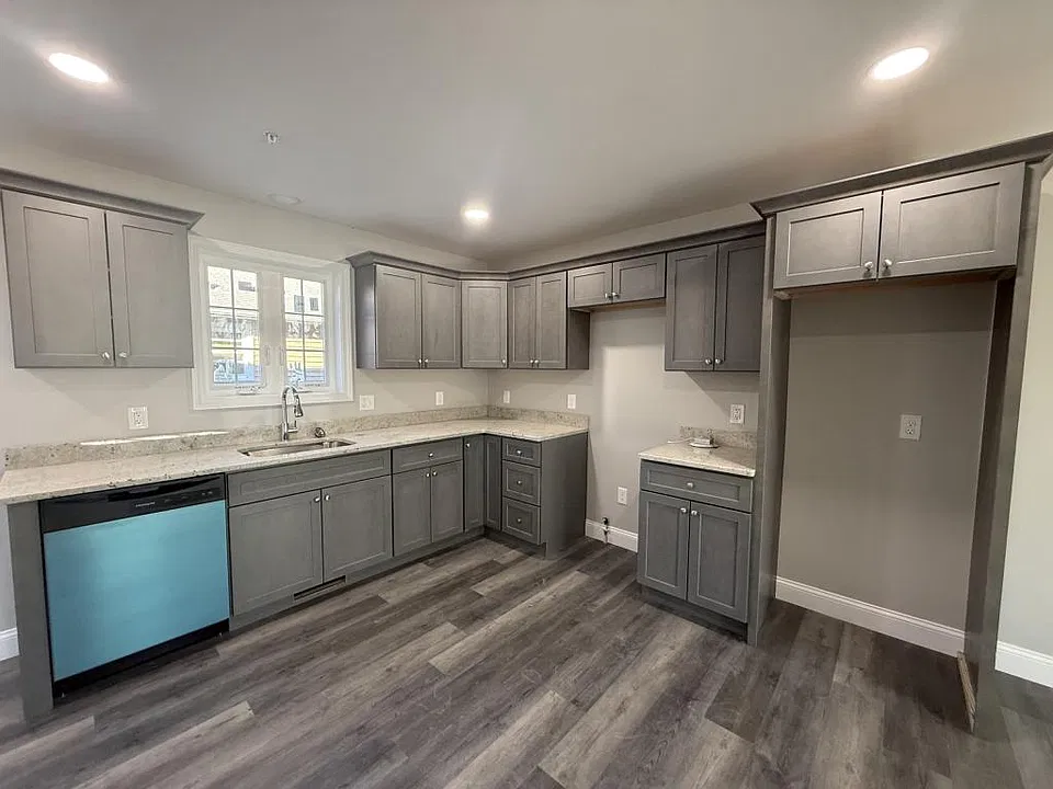 33 Terrace St