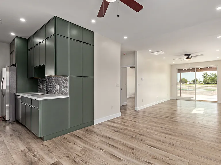 11437 W Lakeshore Dr — Photo 7