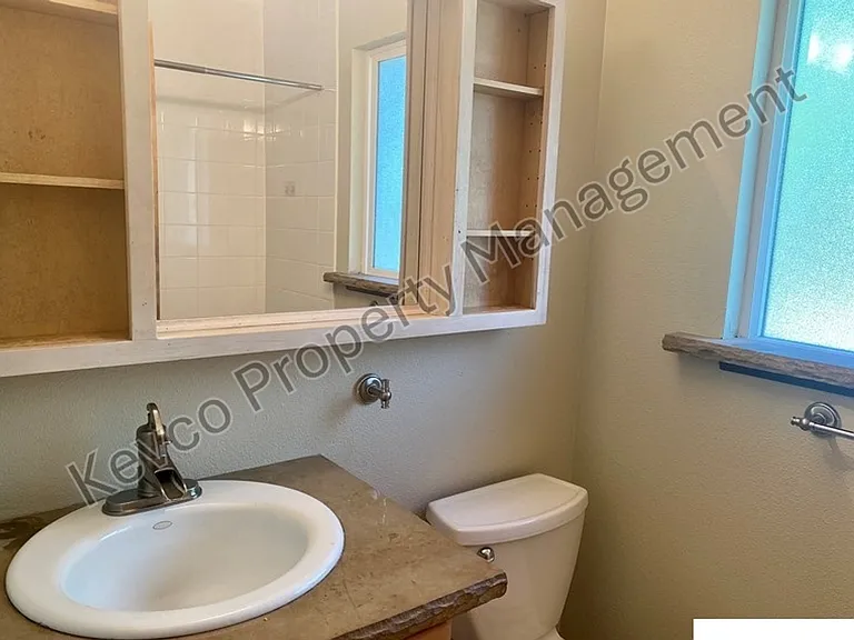 1400 Hillcrest Dr — Photo 10