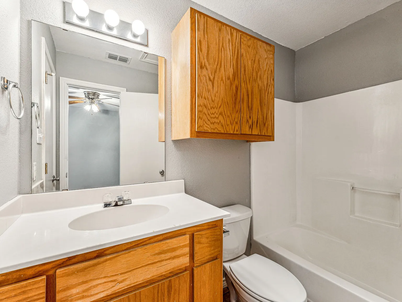 1 bed, 350 sqft, $850 — Photo 4