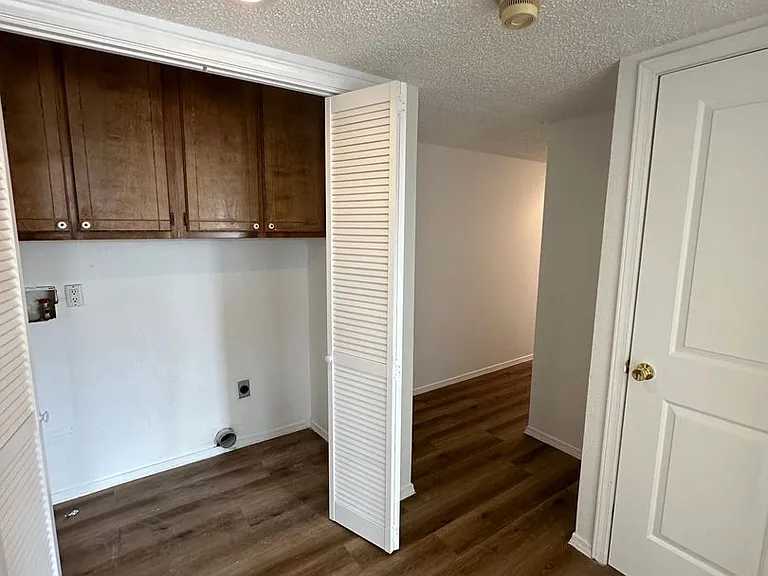 313 Innsdale Ter — Photo 8