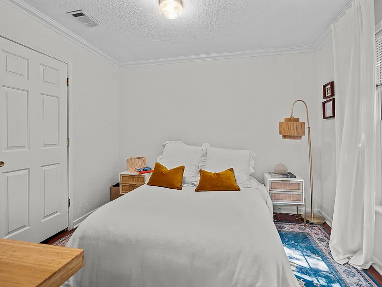 114 Cedar St — Photo 16