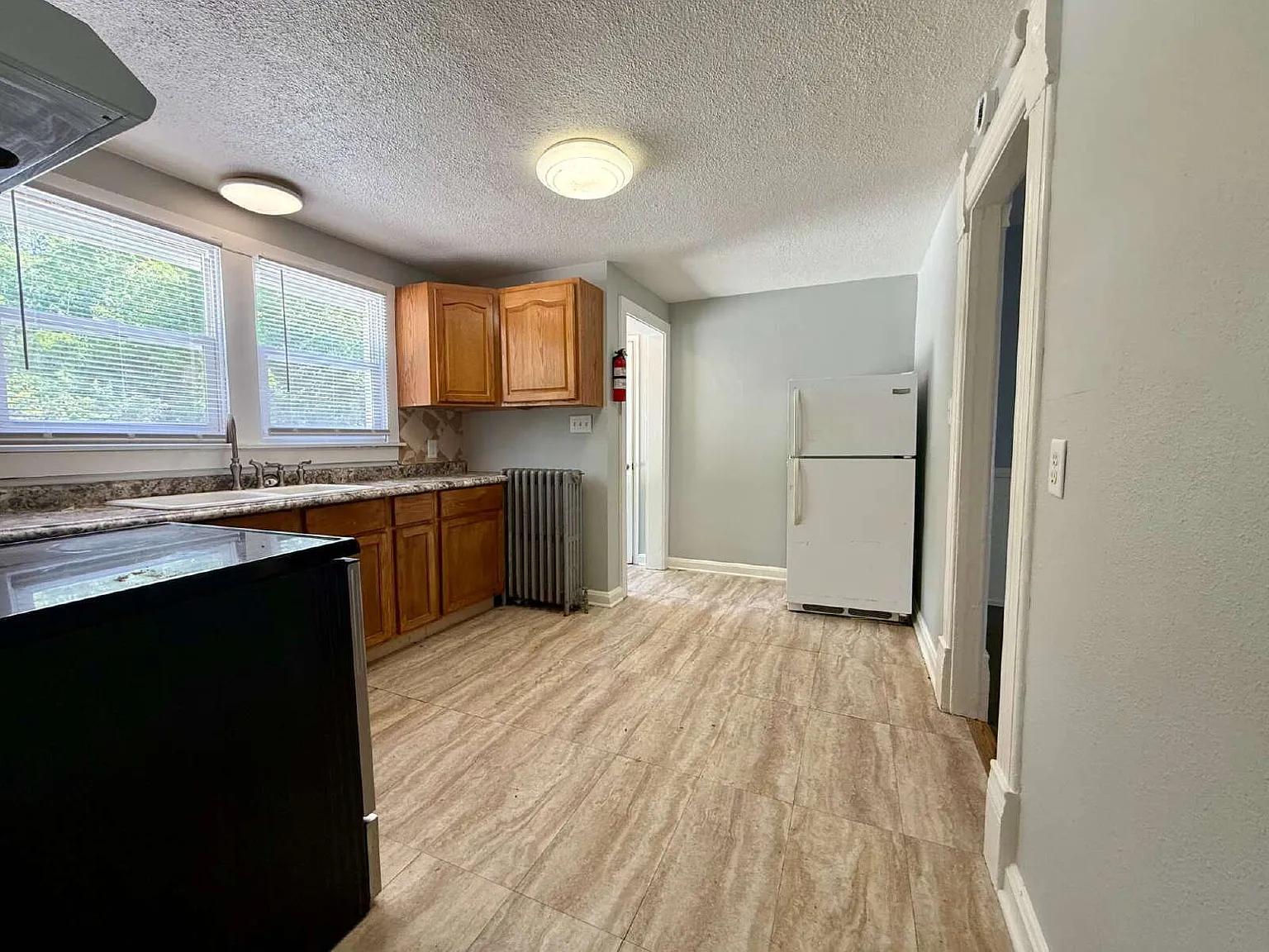 2 bed, 1.0 bath, $1,495 — Photo 4
