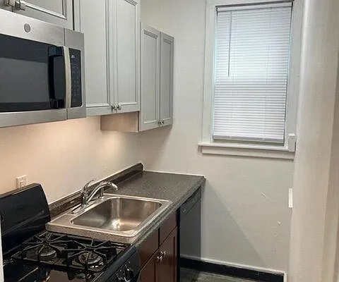 1009 Madison St #2 — Photo 7