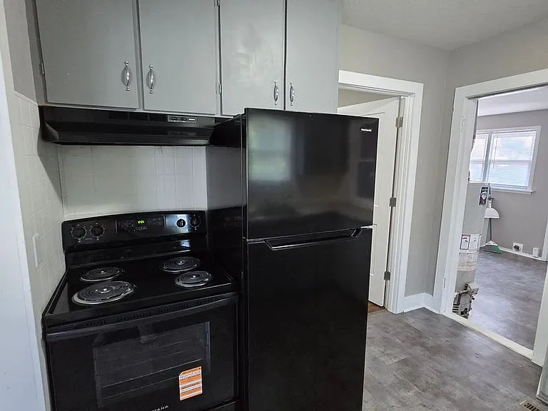 938 S Hiram St — Photo 2