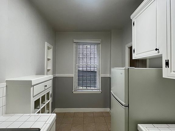 4th image of 808 Leavenworth St APT 102