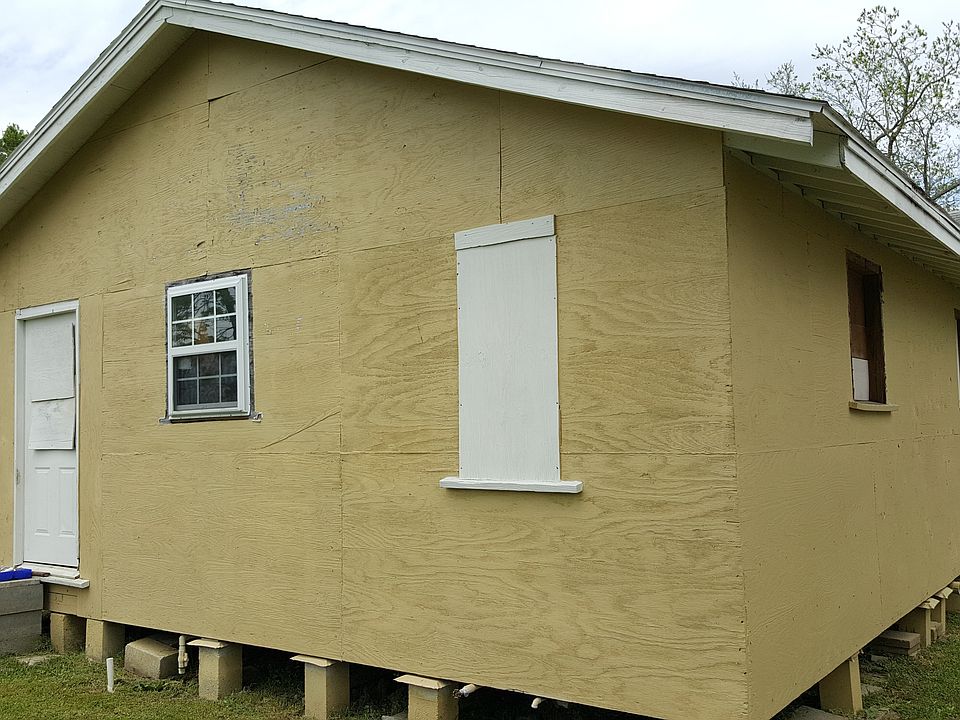 2nd image of 1431 Delaware Dr