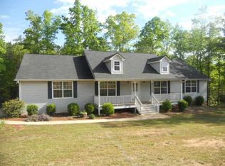 211 Grove Pointe Dr, Locust Grove, GA 30248