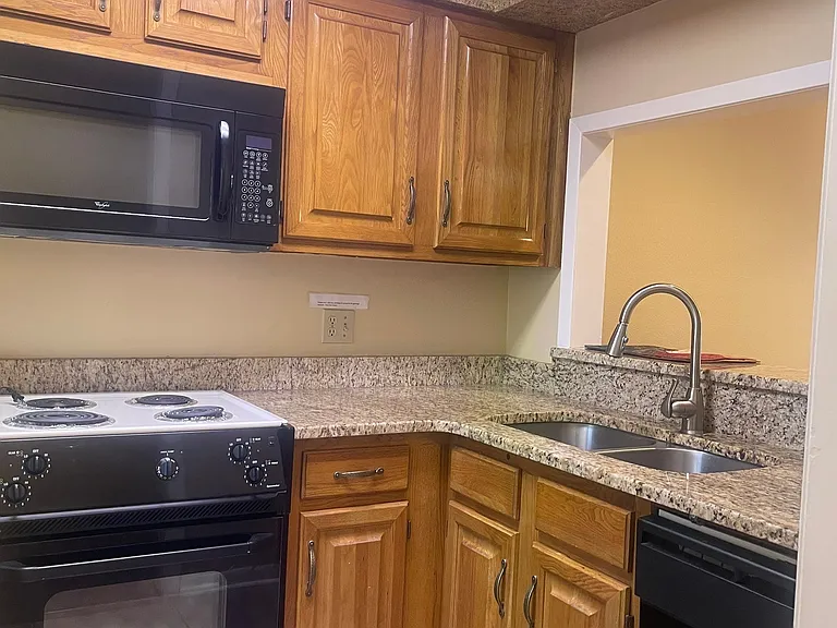 408 Long Island Dr #A-39 — Photo 10