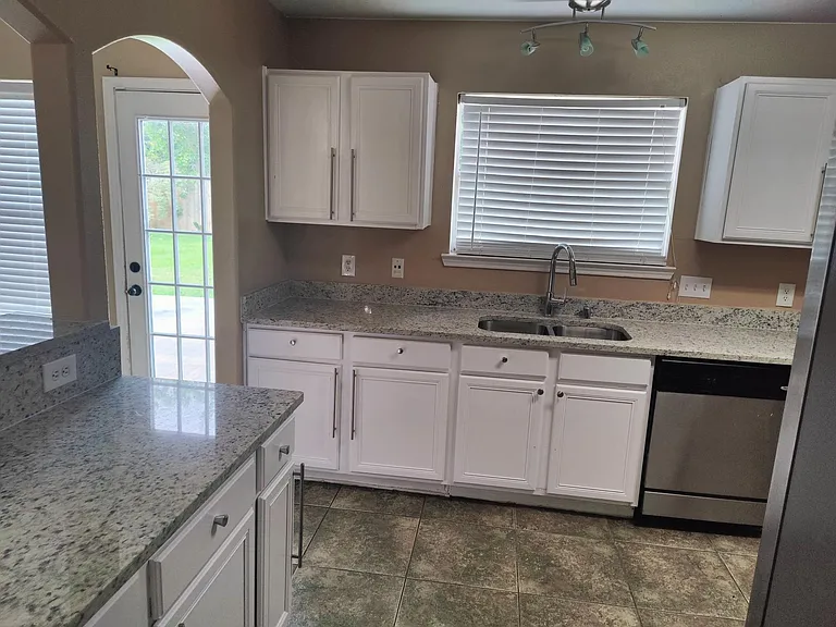 5118 Littleneviss Dr — Photo 16