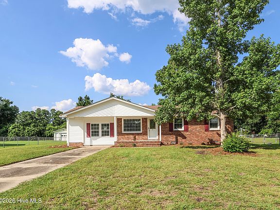 3rd image of 15 Oxford Drive