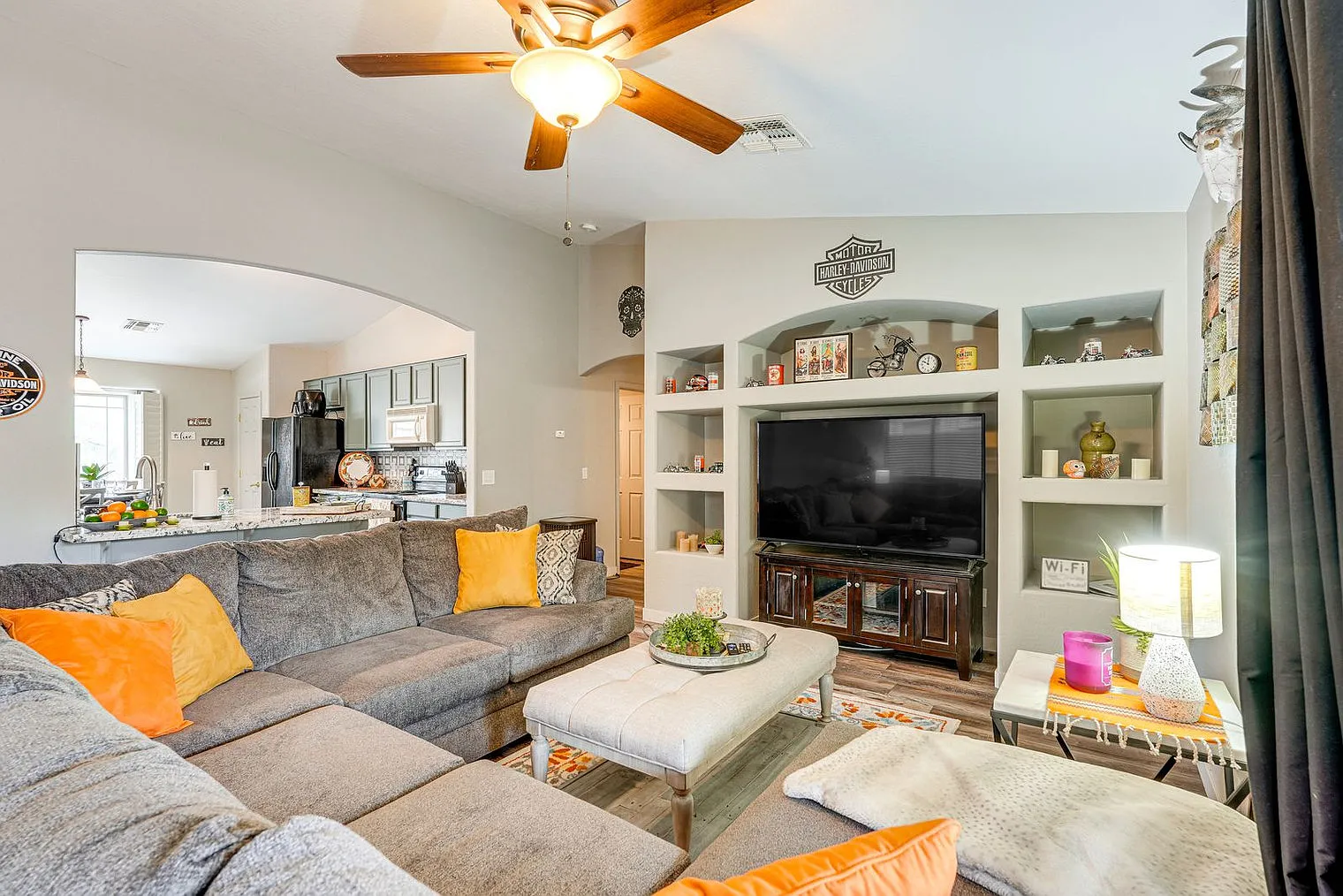 3 bed, 2.0 bath, 1593 sqft, $3,496 — Photo 3