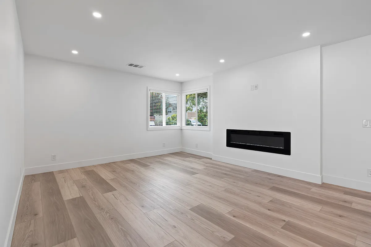 Building Photo - 16854 Maple St