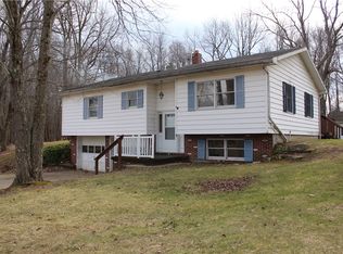 704 N Liberty Rd, Grove City, PA 16127