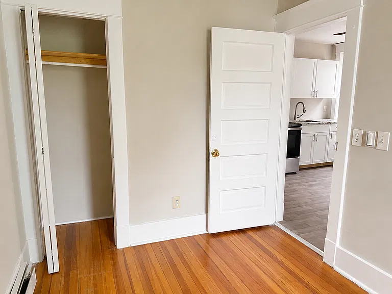 212 Myrtle Ave — Photo 8