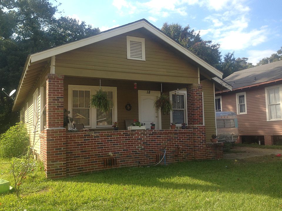 2nd image of 18 Pine St