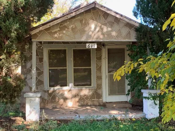 611 W Harris St, Spur, TX 79370