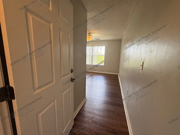 1123 Harts Ridge Dr — Photo 10